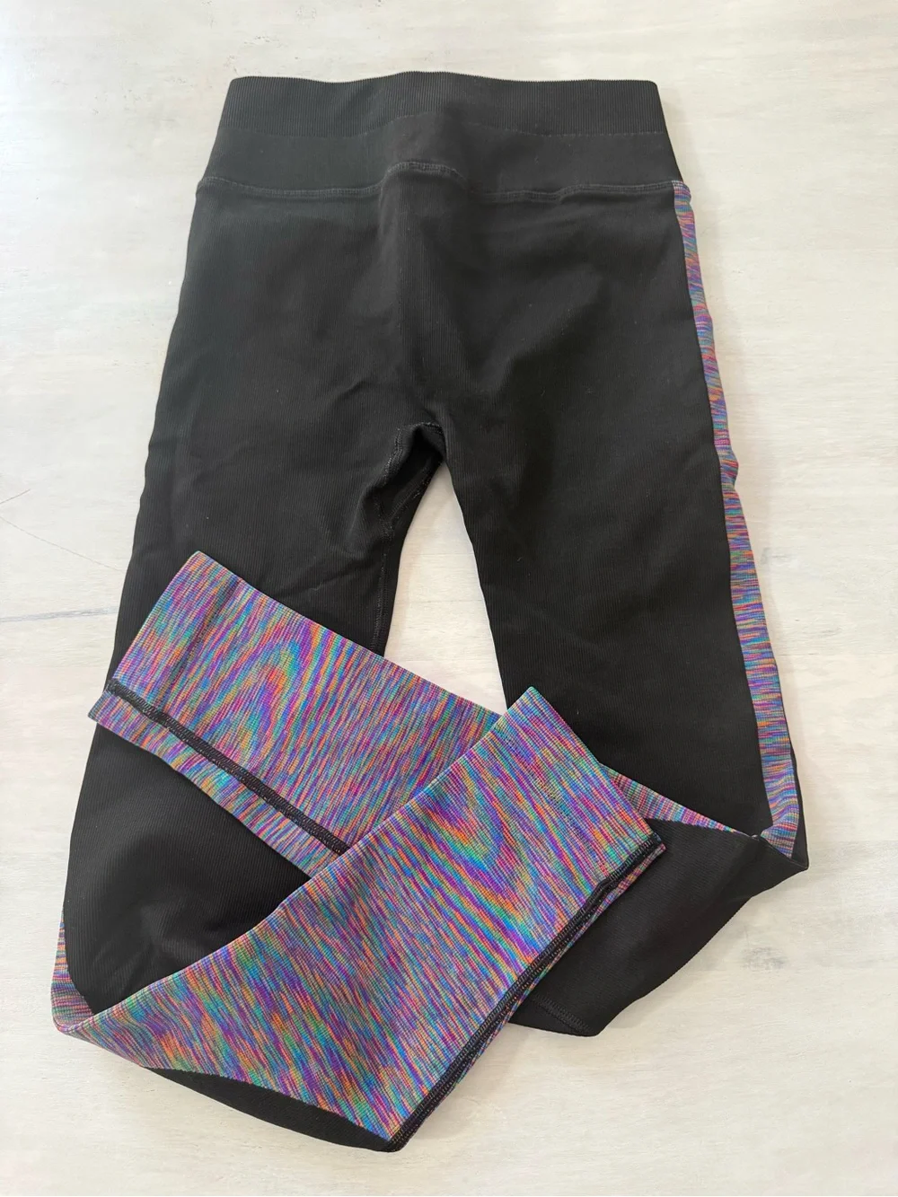 LULULEMON • Love Revealed Tight Black / Rainbow size 6 high rise